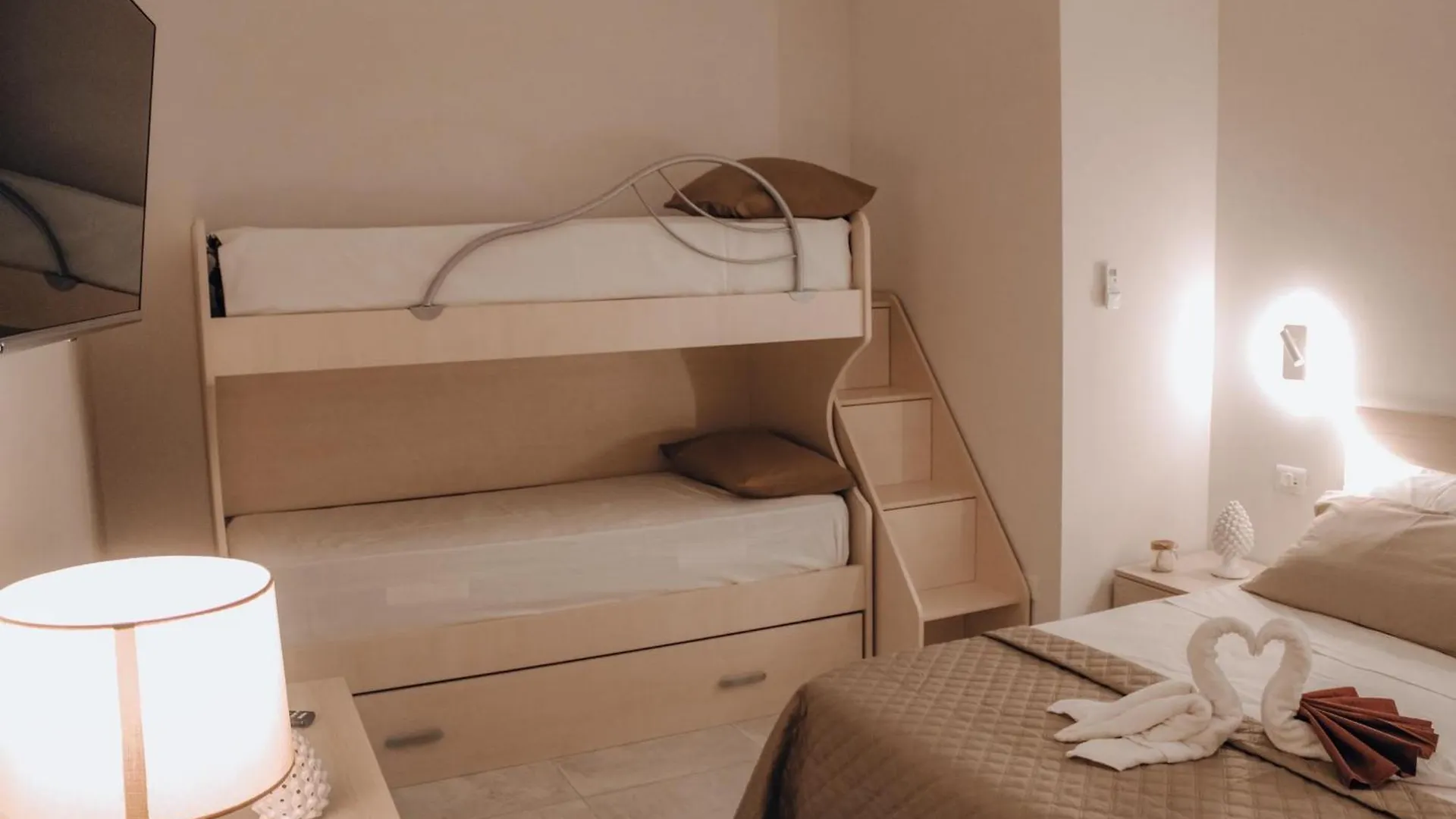 Vicoletto Fiorito Hotell Porto Empedocle Italien