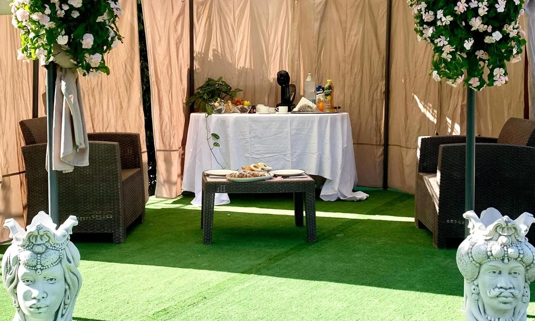 Vicoletto Fiorito Hotel Porto Empedocle 0*,  Olaszország